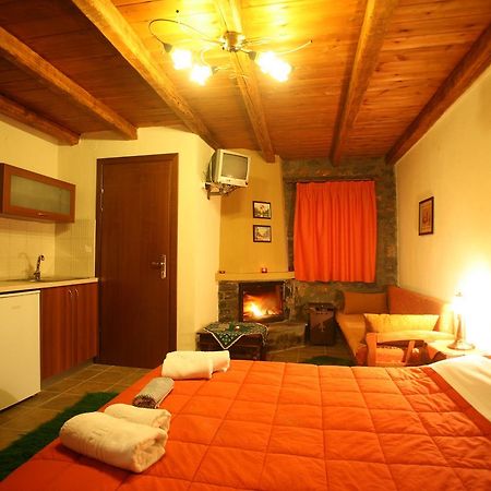 Eleni'S Guesthouse ปาลีออส อากีออส อาตานาซีออส ภายนอก รูปภาพ