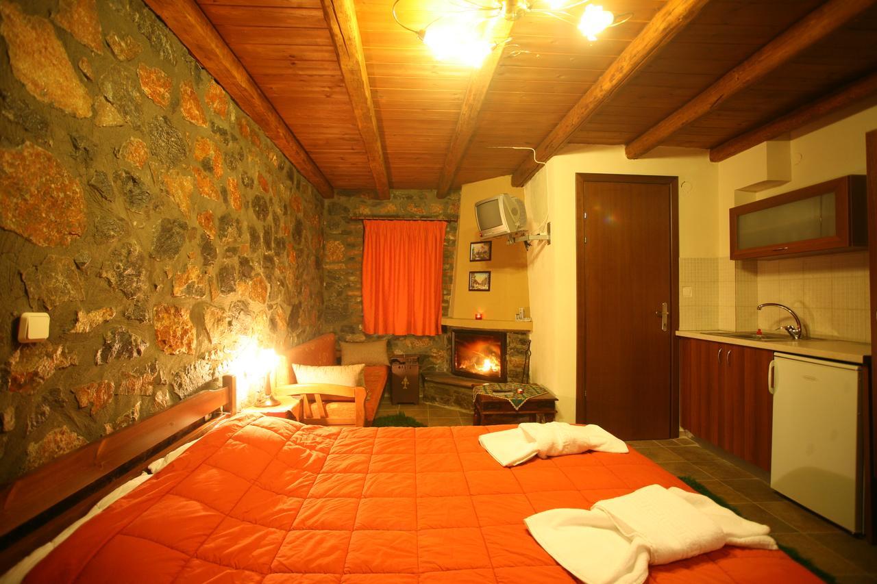 Eleni'S Guesthouse ปาลีออส อากีออส อาตานาซีออส ภายนอก รูปภาพ