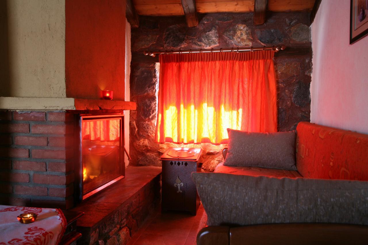 Eleni'S Guesthouse ปาลีออส อากีออส อาตานาซีออส ภายนอก รูปภาพ